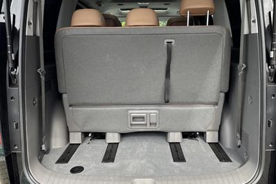 Hyundai Staria 1.6 T-GDI HEV Luxury aut