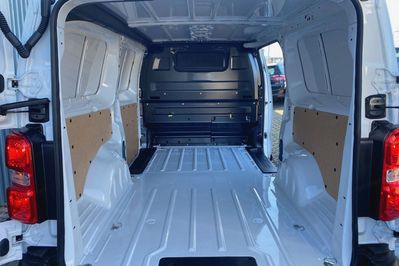 Peugeot Expert XL L2H1 EAT8