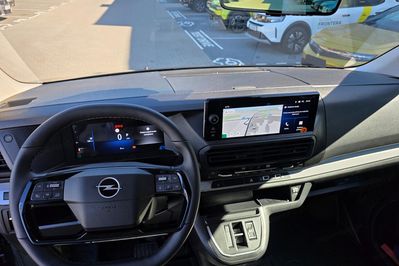 Opel Vivaro XL L2H1 EAT8 Zabudowa Brygadowa