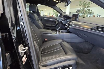 BMW Seria 5 540i xDrive M Sport