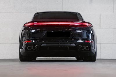 Porsche Panamera 4