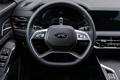 JAC JS8 PRO 1.5 T-GDI 7 DCT 6os.