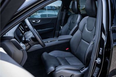 Volvo XC60 B5 AWD Ultra Black Edition