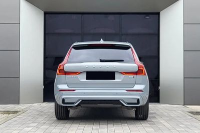 Volvo XC60 B5 AWD Ultra Dark