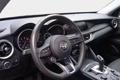 Alfa Romeo Stelvio 2.0 Turbo Business Q4 aut