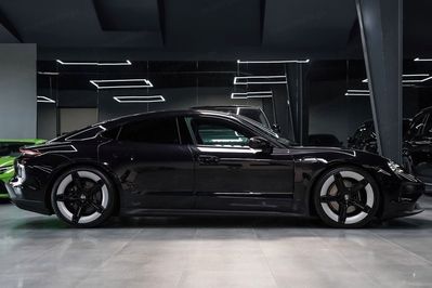 Porsche Taycan 4S