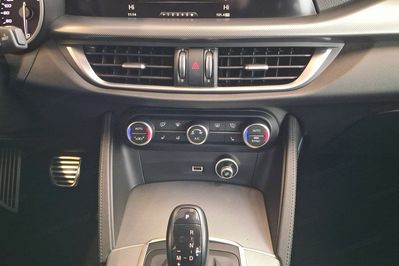 Alfa Romeo Stelvio Turbo Executive Q4