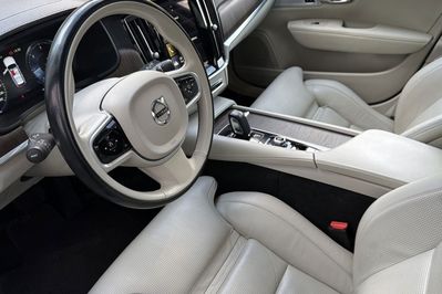 Volvo V90 Cross Country B5 D AWD Pro