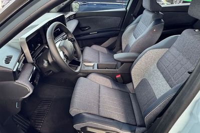 Renault R4 Techno 52kWh Comfort Range