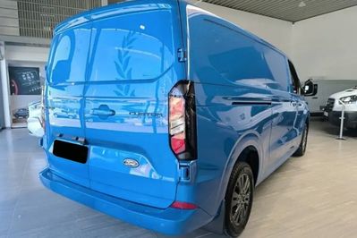 Ford Transit Custom L2H1 Limited 320 A8