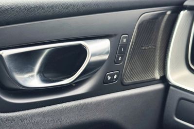 Volvo XC60 B5 B AWD Plus Dark