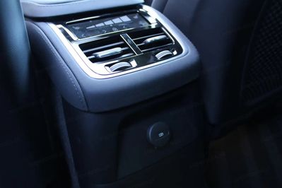 Volvo XC90 T8 AWD Plug-In Hybrid Ultra Dark 7os
