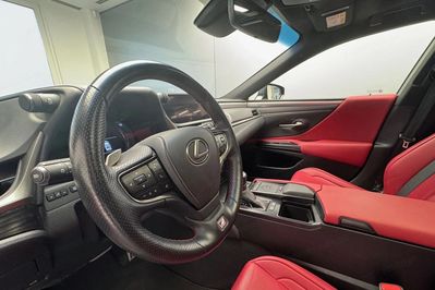 Lexus ES 300h F Sport Edition