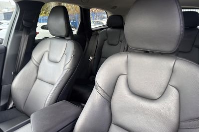 Volvo XC60 B4 B Plus Dark