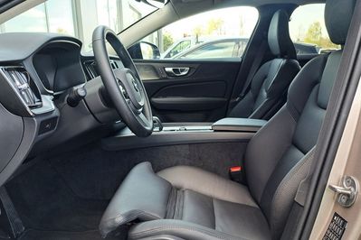 Volvo V60 B4 B Plus Dark