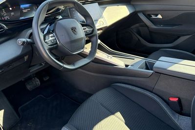Peugeot 308 1.5 BlueHDi EAT8