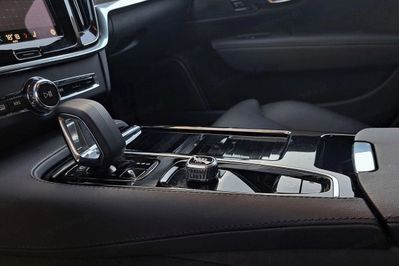 Volvo V90 T6 AWD Plug-In Hybrid Plus Dark