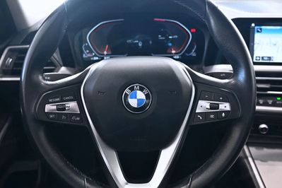 BMW Seria 3 320d xDrive Advantage aut