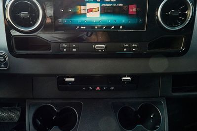 Mercedes Sprinter 319 CDI Długi 9G-TRONIC