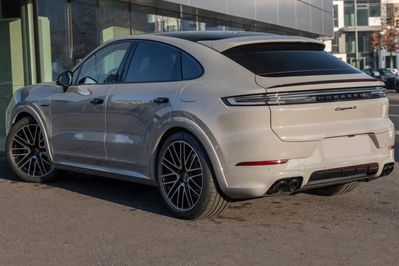 Porsche Cayenne Coupe S E-Hybrid PHEV Black Edition