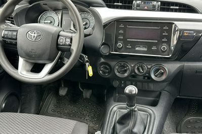 Toyota HiLux Double Cab DLX 4x4