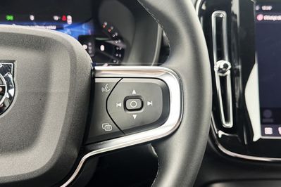 Volvo XC40 B3 Plus Dark