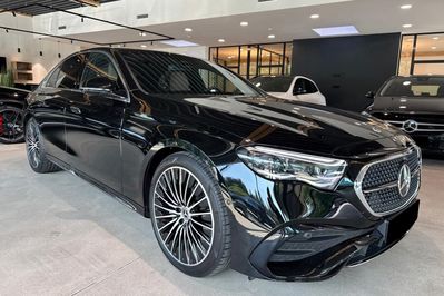 Mercedes Klasa E 300 e  4-Matic AMG