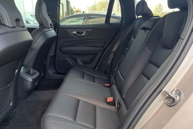 Volvo V60 B4 B Plus Dark