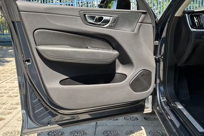 Volvo XC60 B4 B Plus Dark