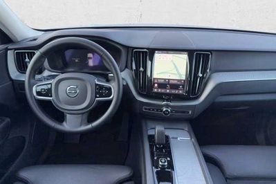 Volvo XC60 B5 B AWD Plus Dark