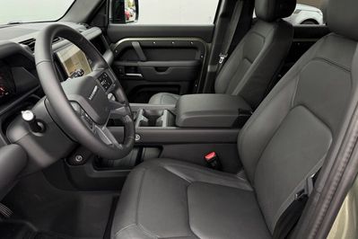 Land Rover Defender 110 D300 X-Dynamic HSE