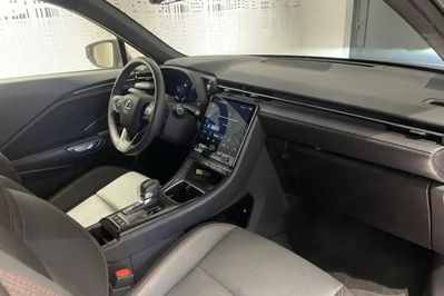 Lexus LBX Emotion 1.5 Hybrid