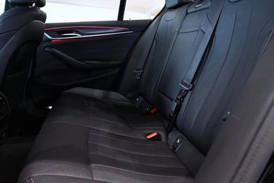 BMW Seria 5 520i mHEV aut
