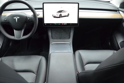Tesla Model 3 3 Long Range AWD