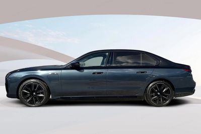 BMW Seria 7 M760e PHEV xDrive Individual Edition sport-aut