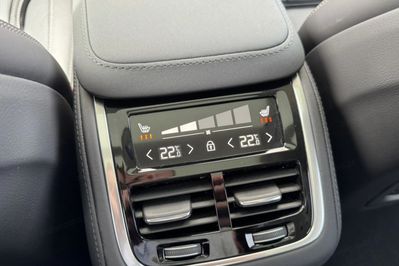 Volvo XC90 T8 AWD Plug-In Hybrid Ultra Dark 7os