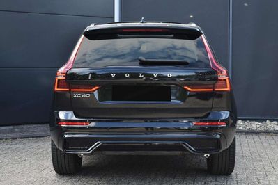 Volvo XC60 T8 Plug-In Hybrid AWD Ultra Dark