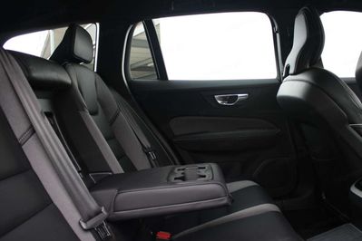 Volvo V60 T6 AWD Plug-In Hybrid Plus Dark
