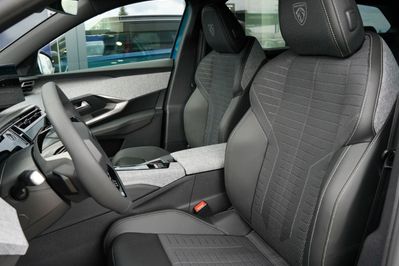 Peugeot 5008 GT 1.2 mHEV e-DCS6