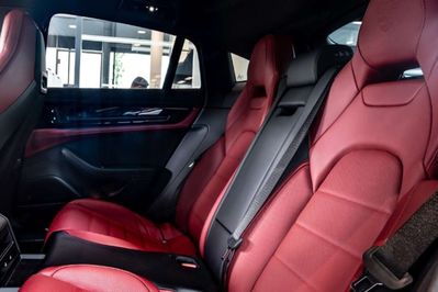 Porsche Panamera 4 E-Hybrid