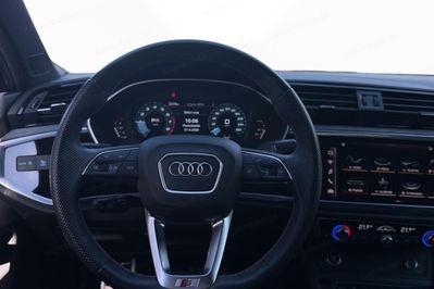Audi Q3 35 TFSI mHEV S-Line S tronic