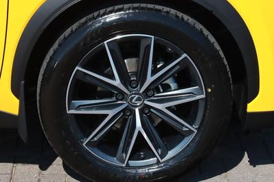 Lexus LBX Emotion 1.5 Hybrid