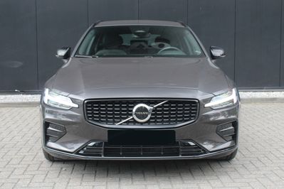 Volvo V60 B4 B Plus Dark