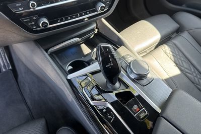 BMW Seria 5 530e xDrive M Sport