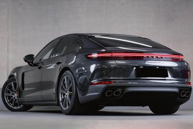 Porsche Panamera 4