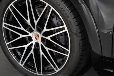 Porsche Cayenne Coupe E-Hybrid