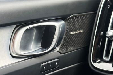 Volvo XC40 B3 Plus Dark