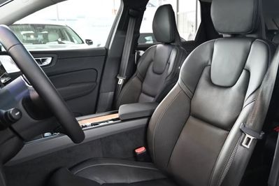 Volvo XC60 B5 AWD Ultra Dark