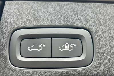 Volvo XC60 B4 B Plus Dark aut