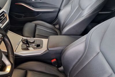 BMW Seria 3 320d xDrive Luxury Line aut
